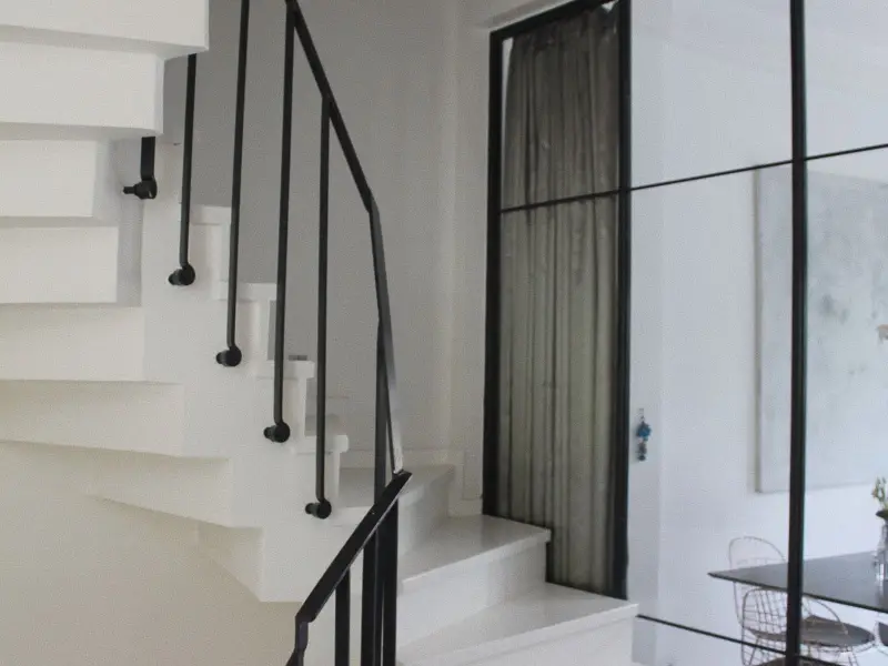 Cầu thang xoắn inox 304 cho nhà phố hẹp